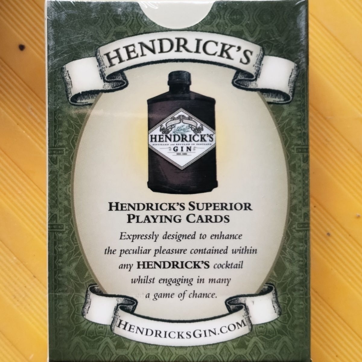 Full 52-card Deck Hendrick's G - đánh giá và giá Cocktail Recipe Book